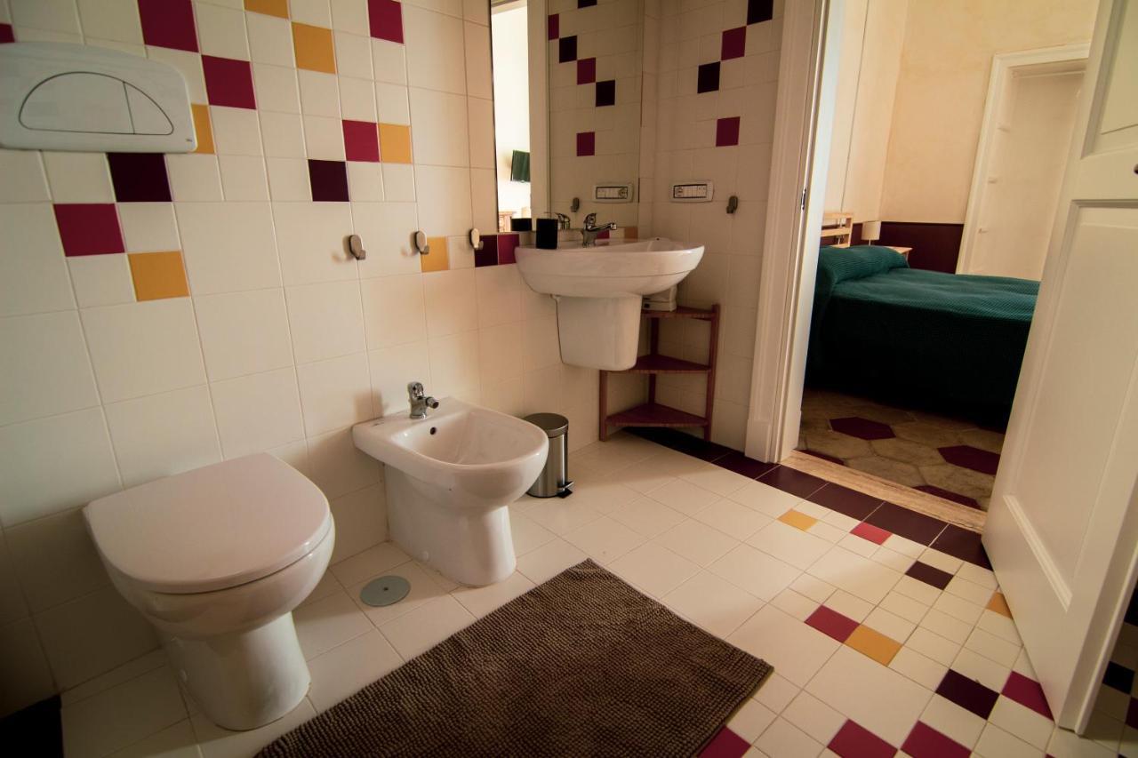 B&B Le Finestre Sul Mare Tarente Buitenkant foto