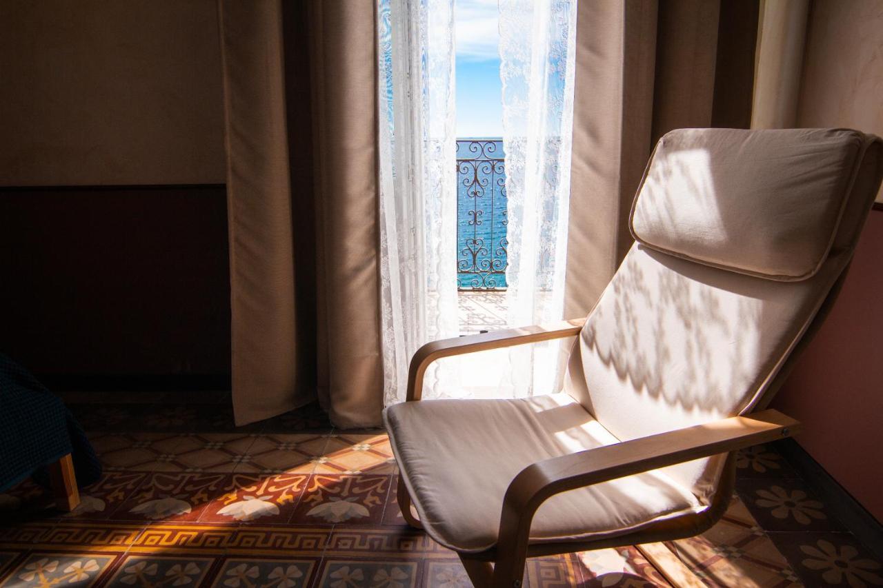 B&B Le Finestre Sul Mare Tarente Buitenkant foto